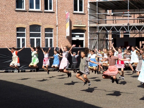  (vergroot foto)